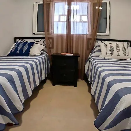 Tierra, Primera Línea Mar Playa Honda (Lanzarote)