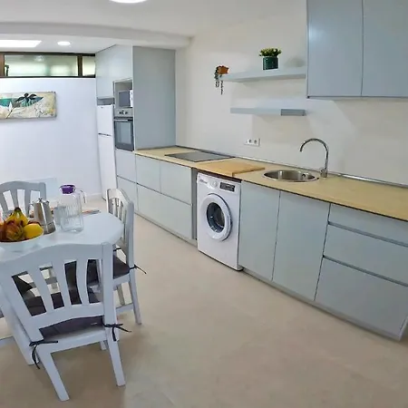 Tierra, Primera Linea Mar Apartment Playa Honda (Lanzarote)